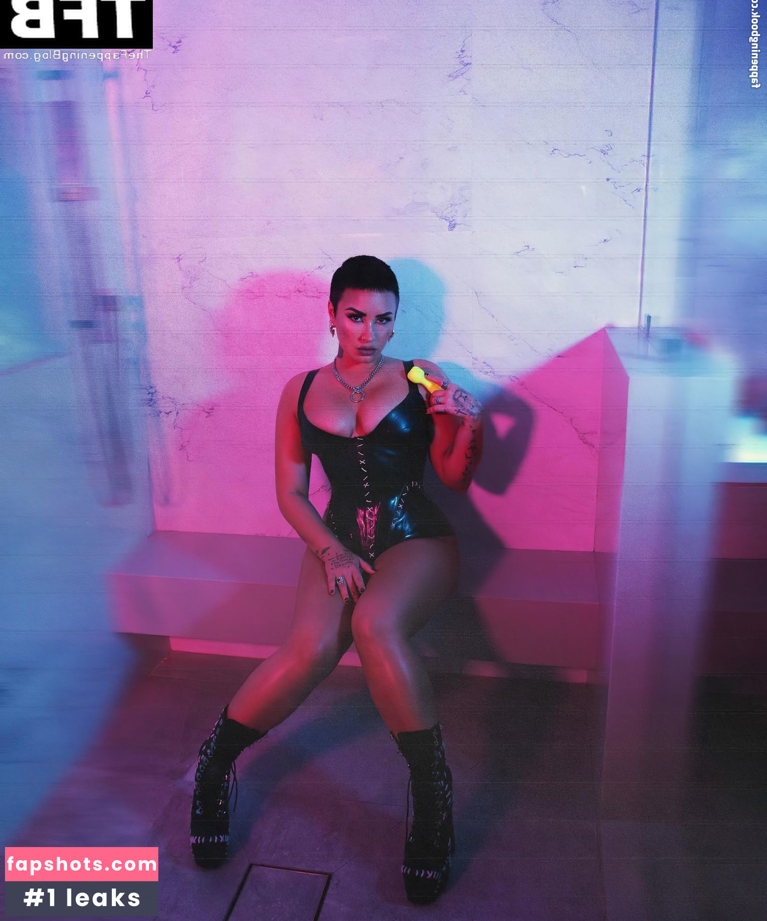 Demi Lovato gallery photo #728