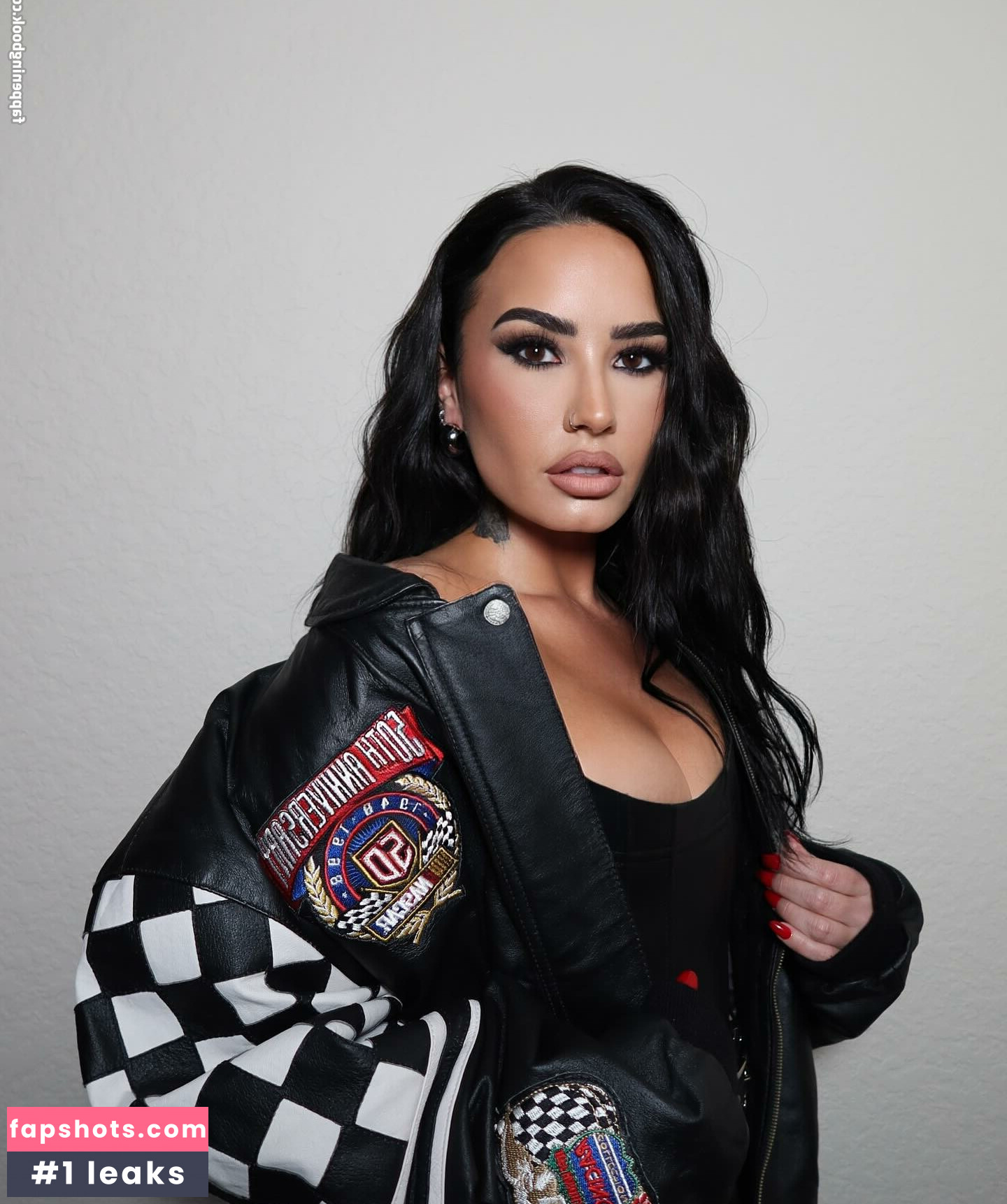 Demi Lovato gallery photo #77