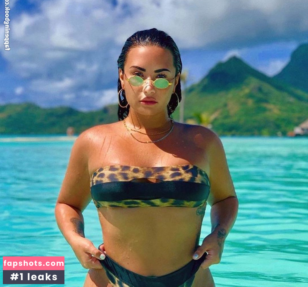 Demi Lovato gallery photo #786