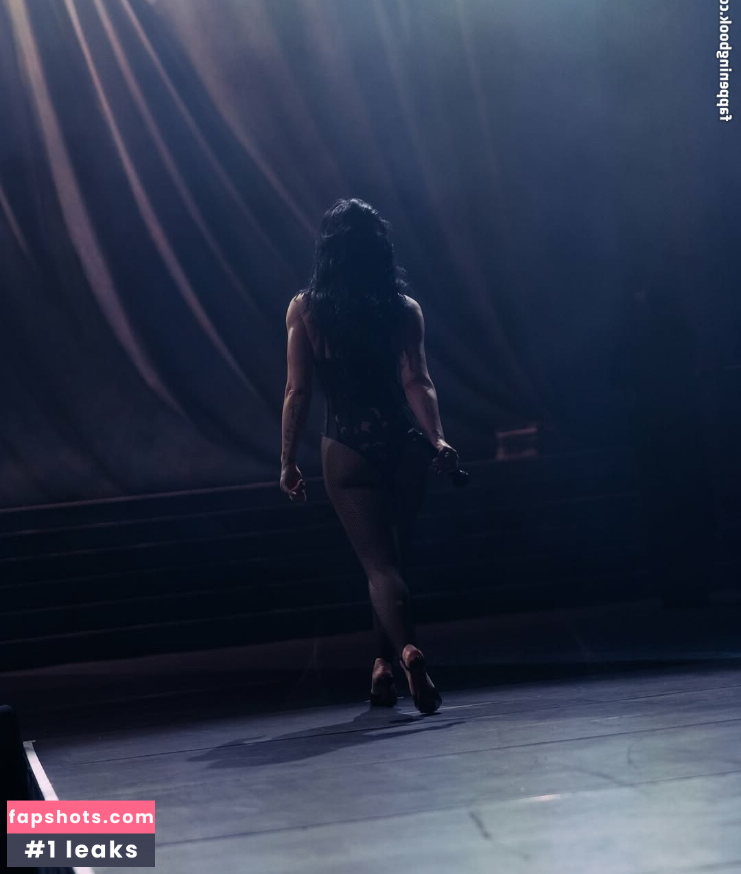 Demi Lovato gallery photo #9