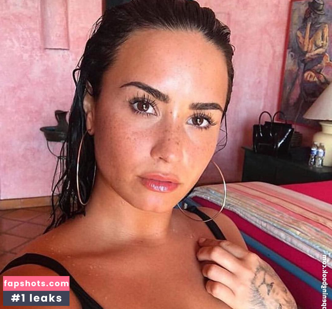 Demi Lovato gallery photo #803