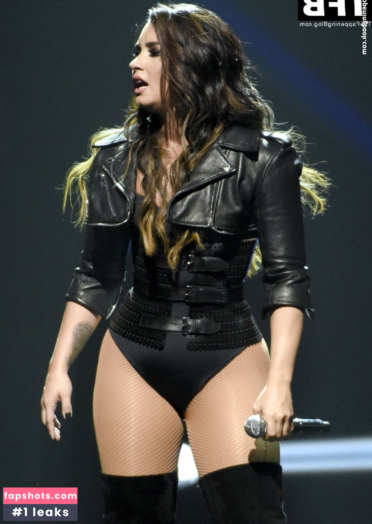 Demi Lovato gallery photo #845