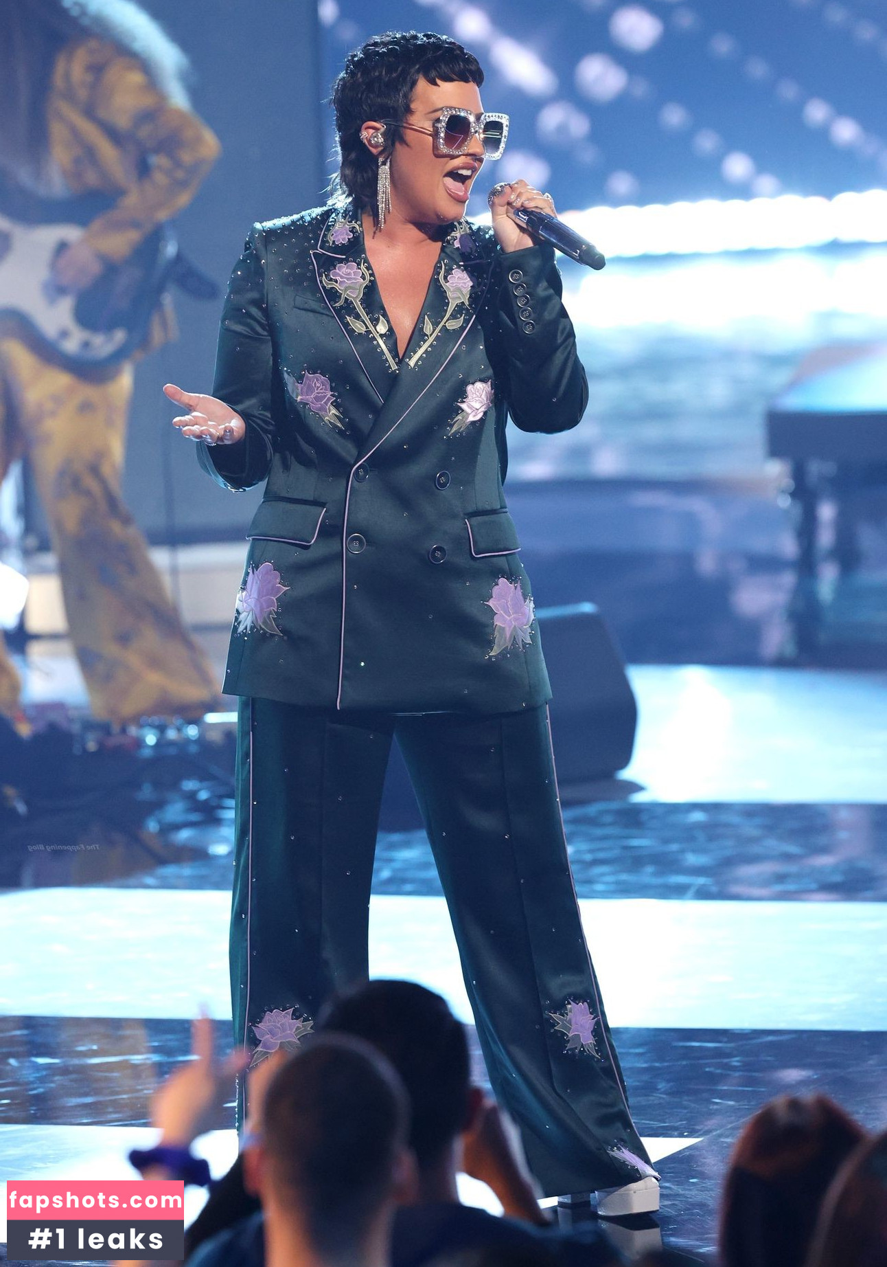 Demi Lovato gallery photo #895