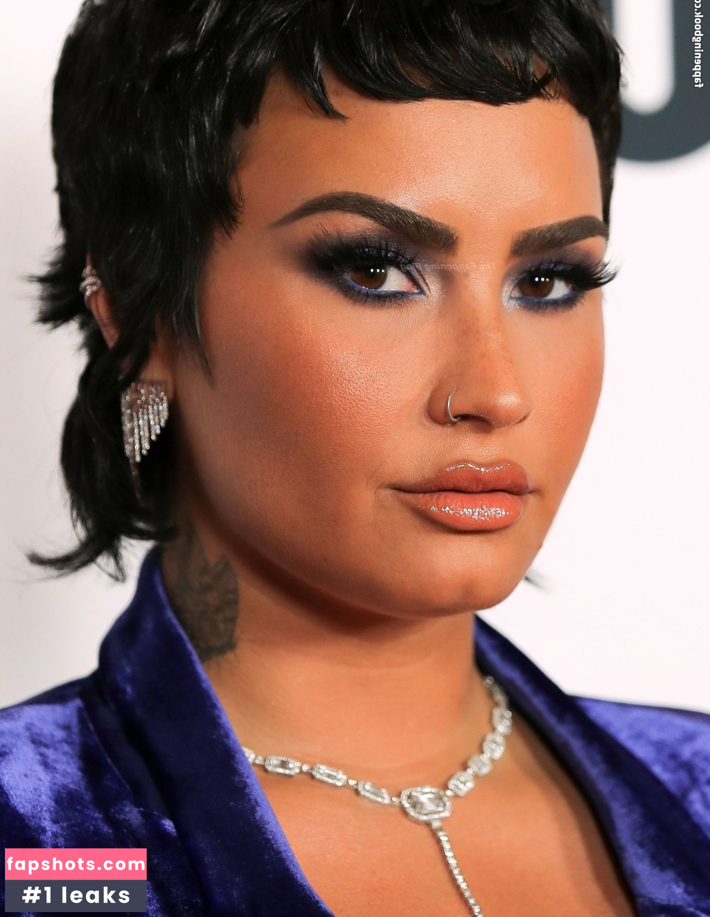 Demi Lovato gallery photo #903