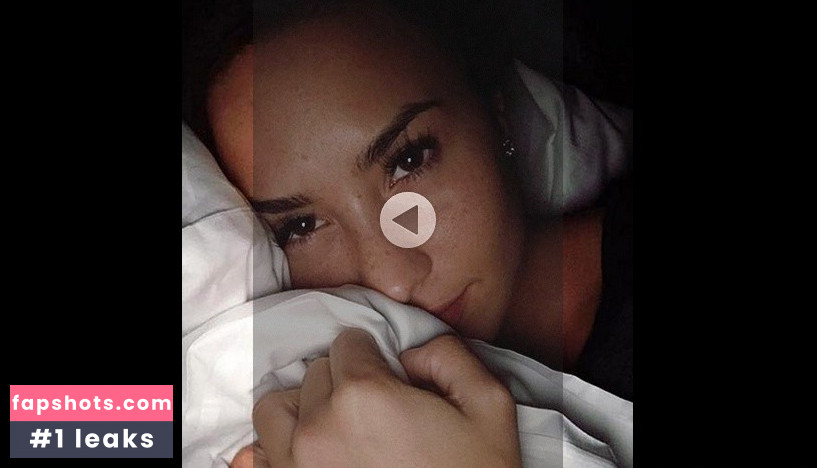 Demi Lovato gallery photo #930
