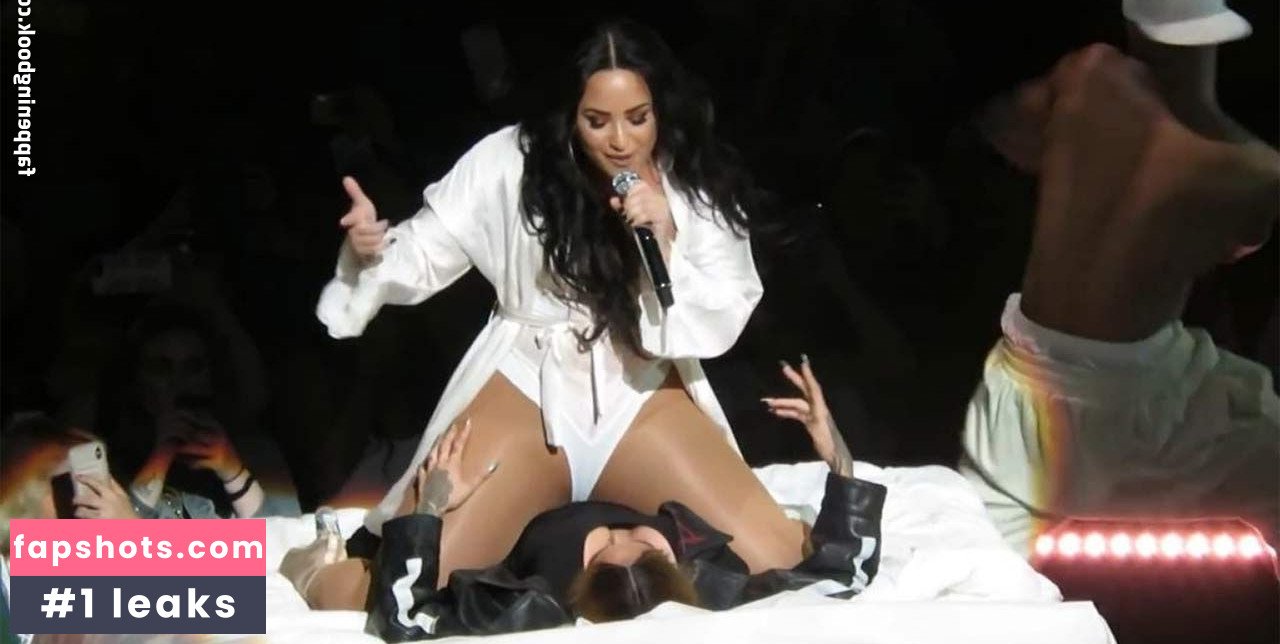 Demi Lovato gallery photo #950