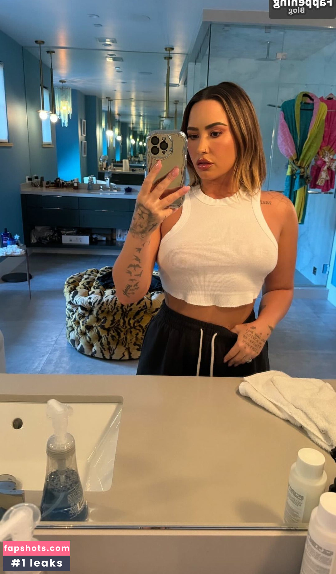 Demi Lovato gallery photo #97