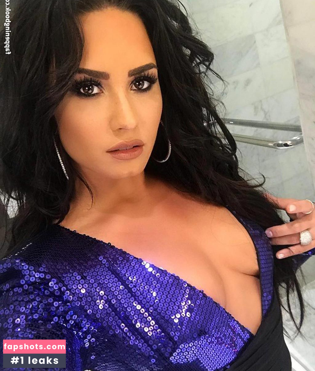 Demi Lovato gallery photo #987