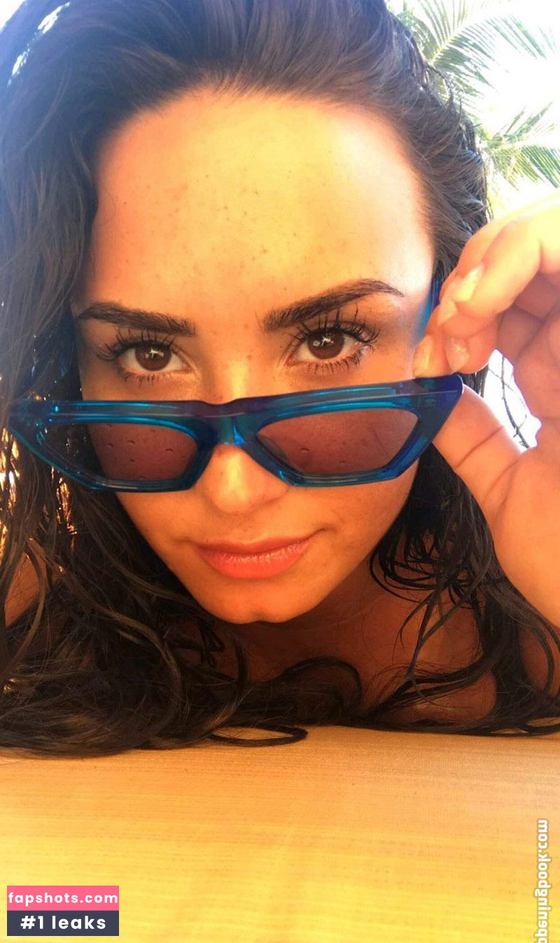 Demi Lovato gallery photo #993