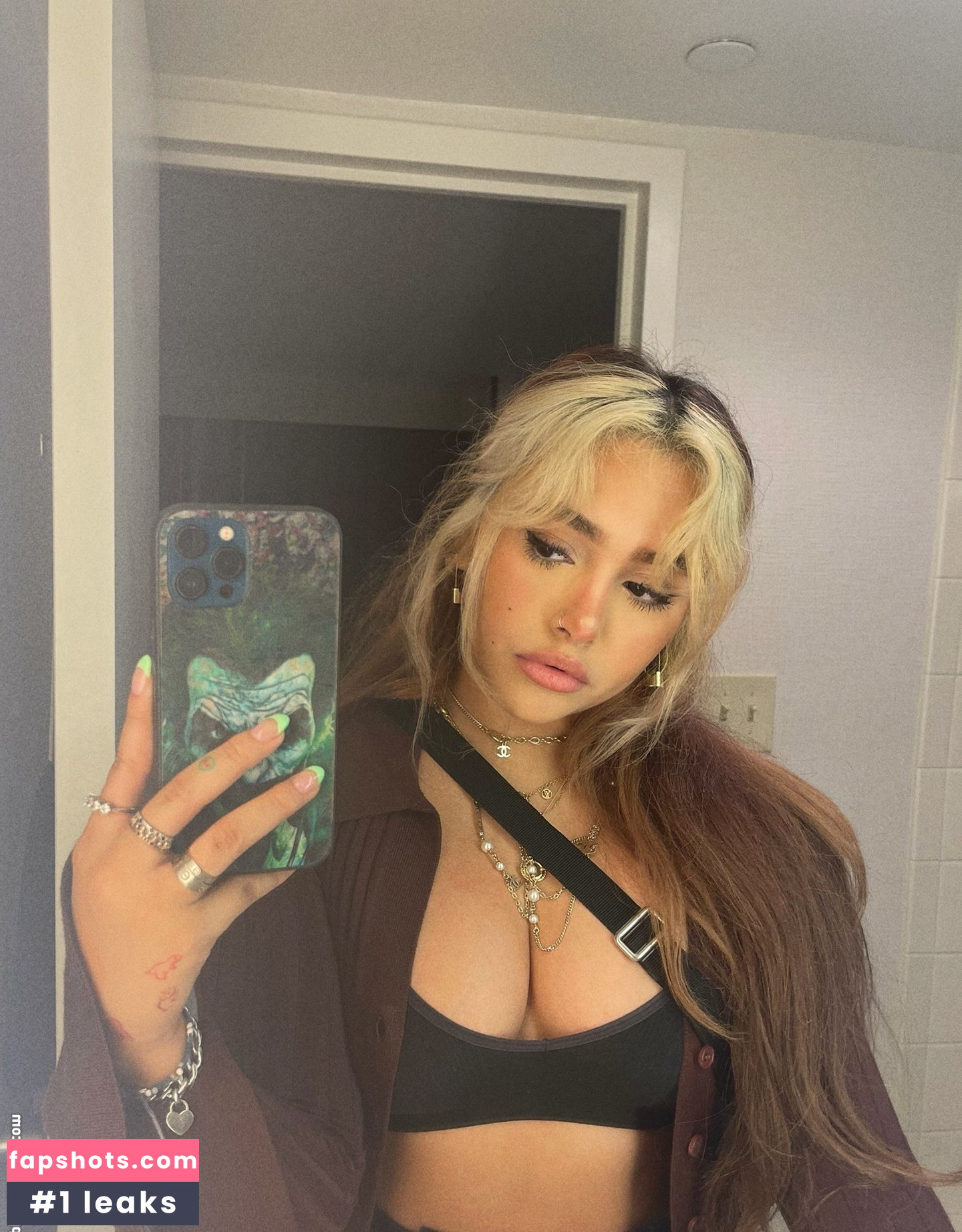 Demisux gallery photo #82