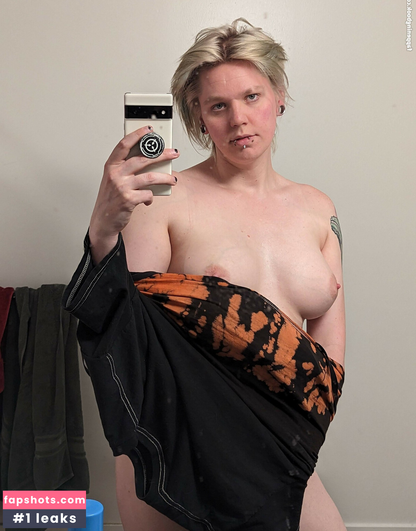 Demongirlcock gallery photo #2