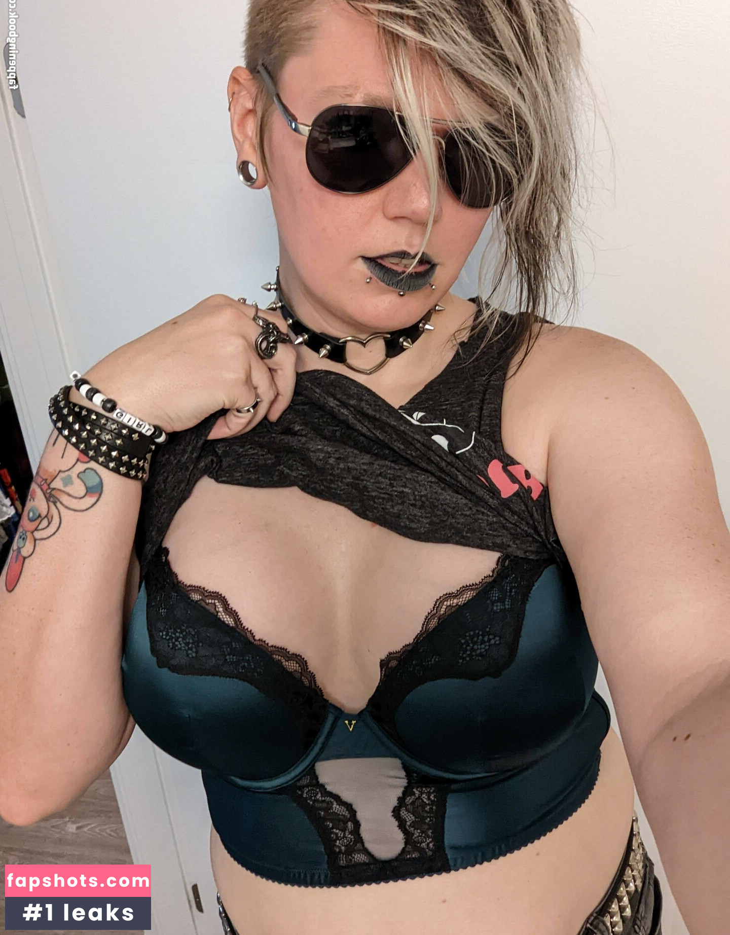 Demongirlcock gallery photo #8