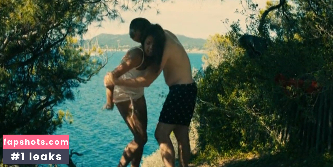 Denisa Pfauserova gallery photo #3