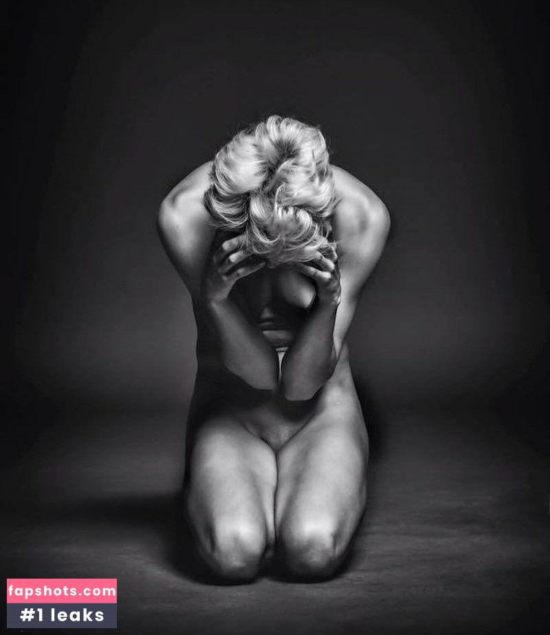 Denisa Strakova gallery photo #21