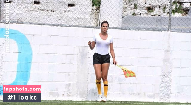 Denise Bueno gallery photo #9