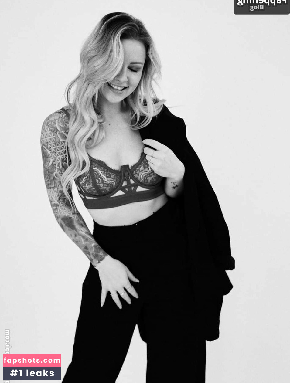 Denise Duck gallery photo #15