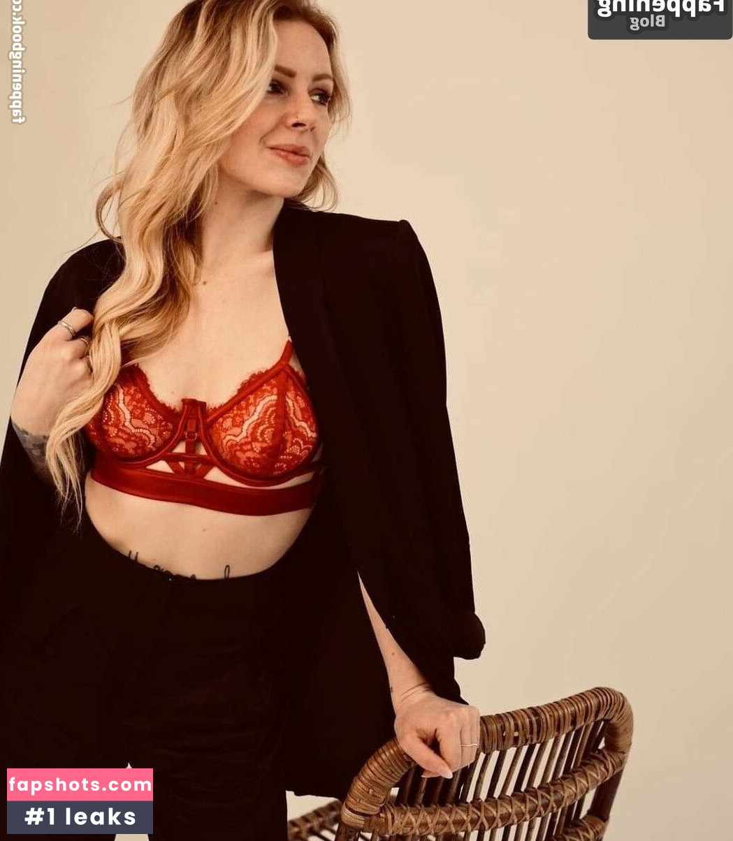 Denise Duck gallery photo #18