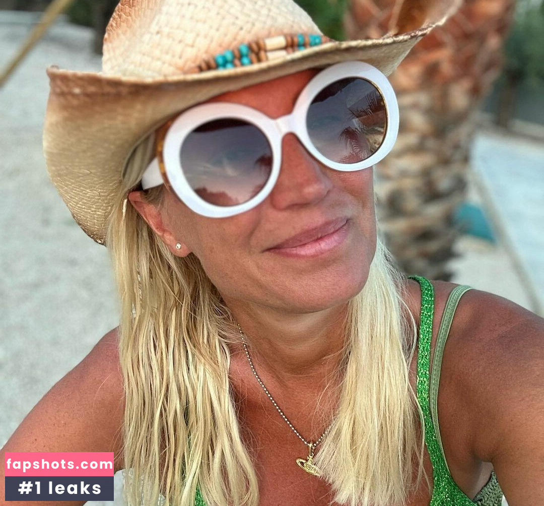 Denise Van Outen gallery photo #91