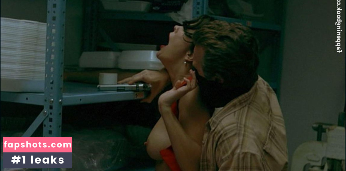 Deniz Akkaya gallery photo #2