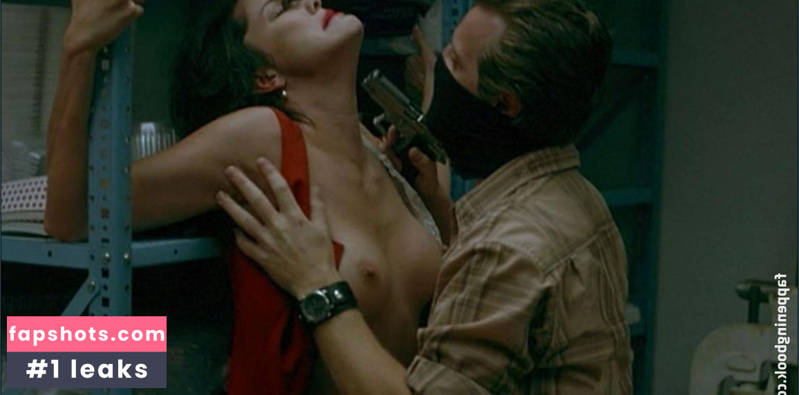 Deniz Akkaya gallery photo #7