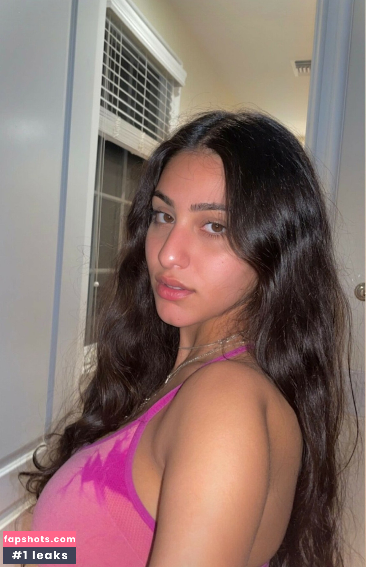 Denna Hadipour gallery photo #3