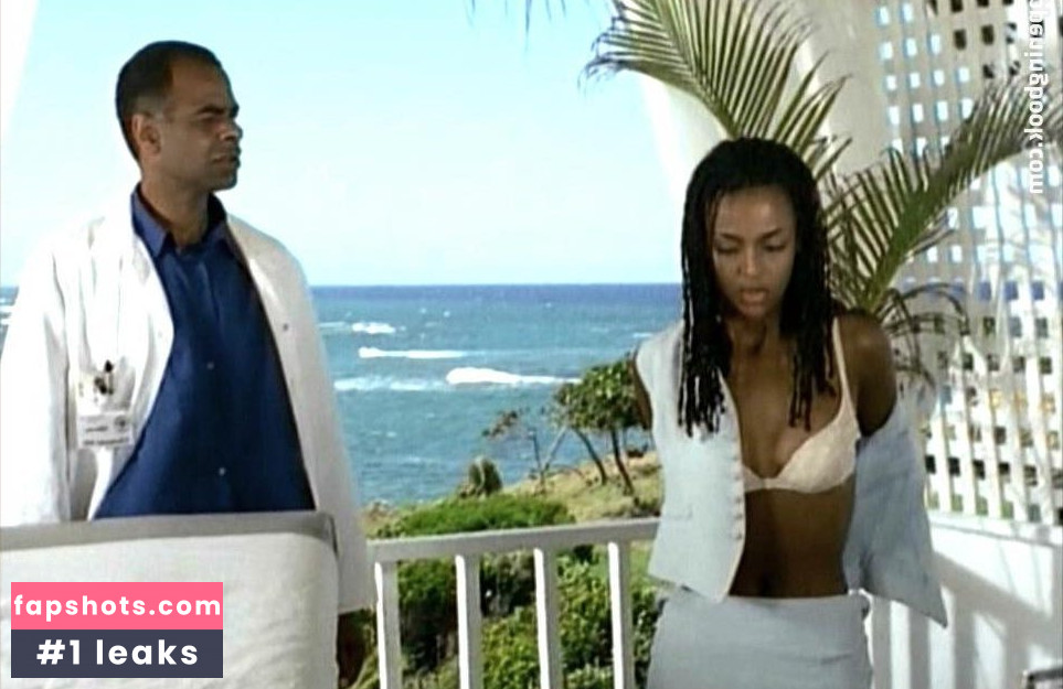 Dennenesch Zoudé nude babe gallery