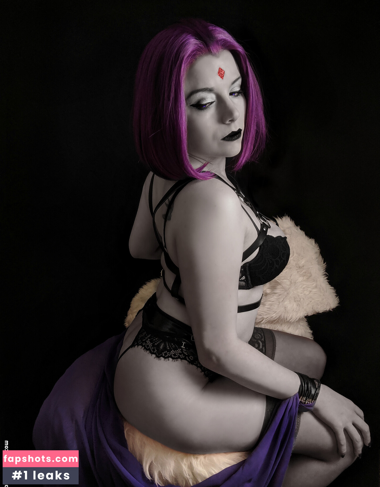 Dera Megurine gallery photo #38