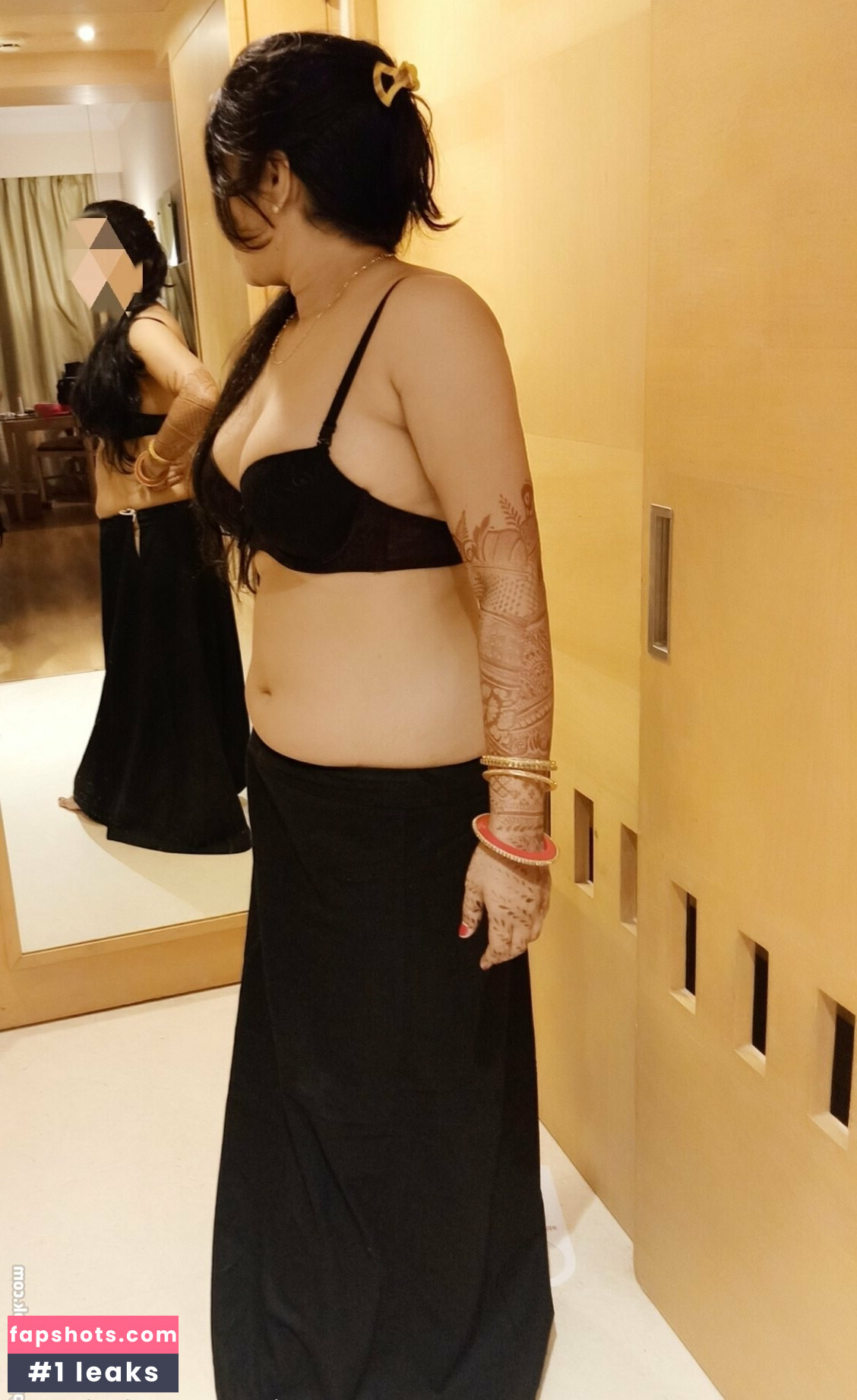 Desihotwife nude babe gallery