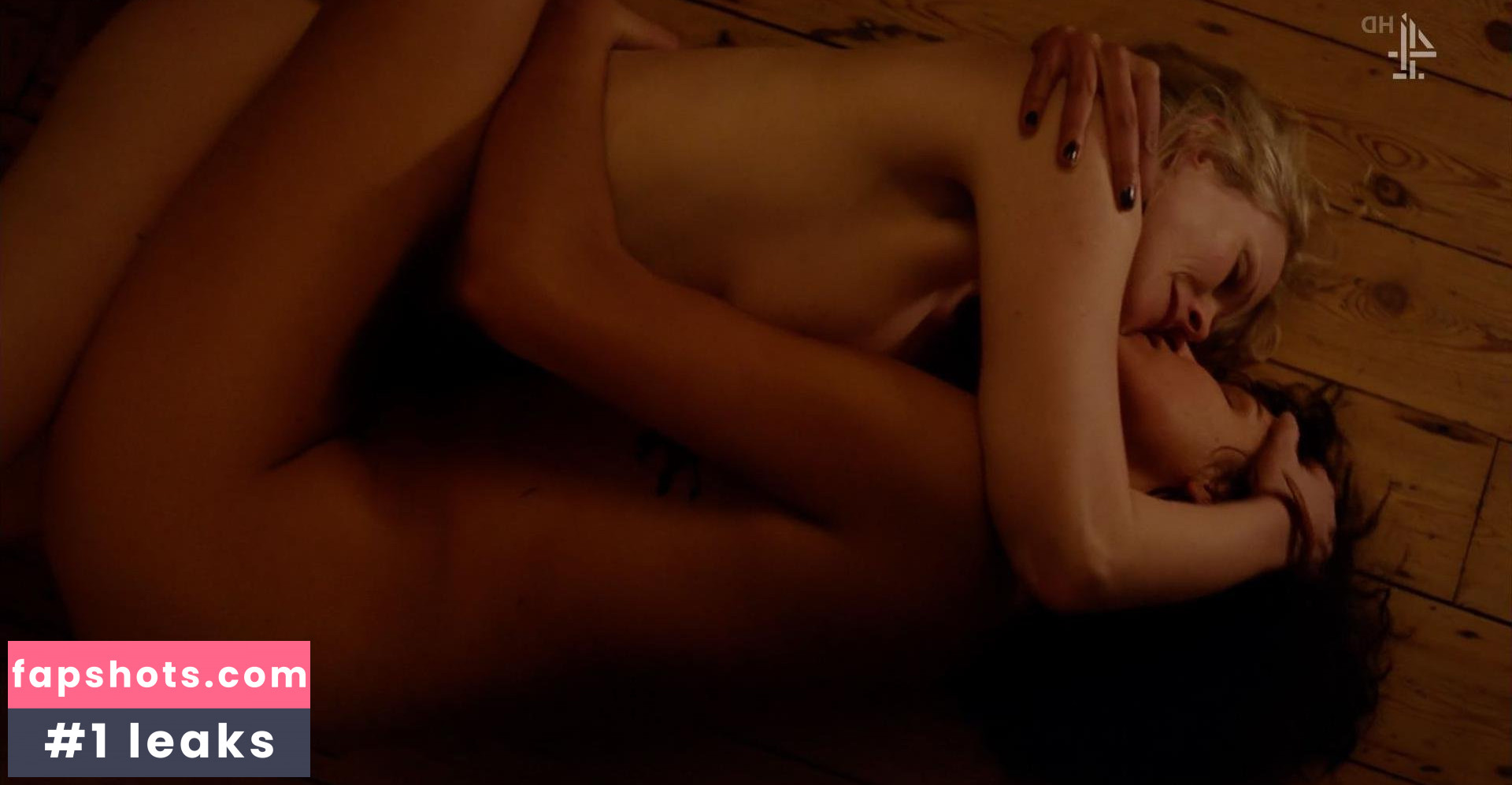 Desiree Akhavan gallery photo #34