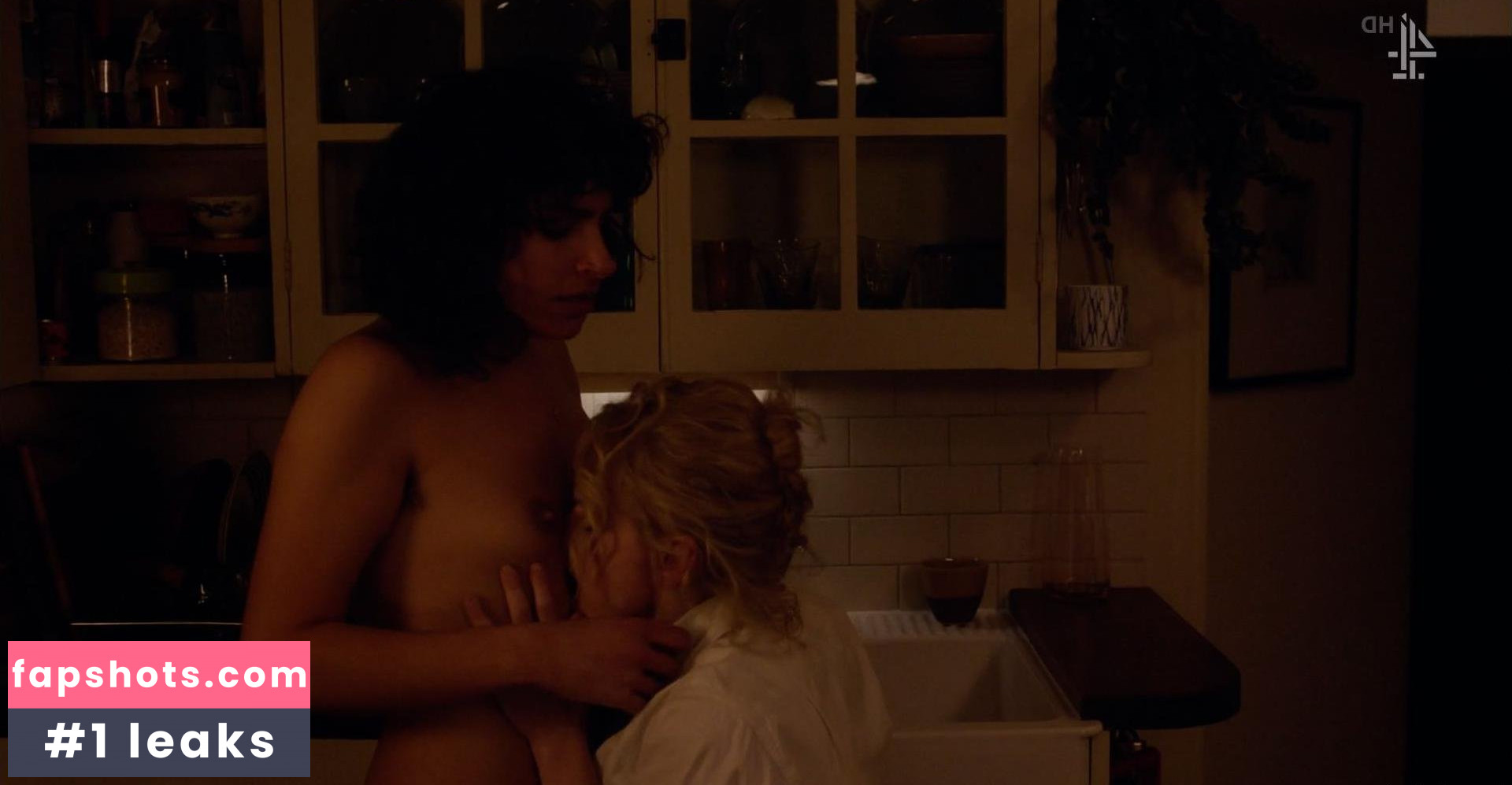 Desiree Akhavan gallery photo #39
