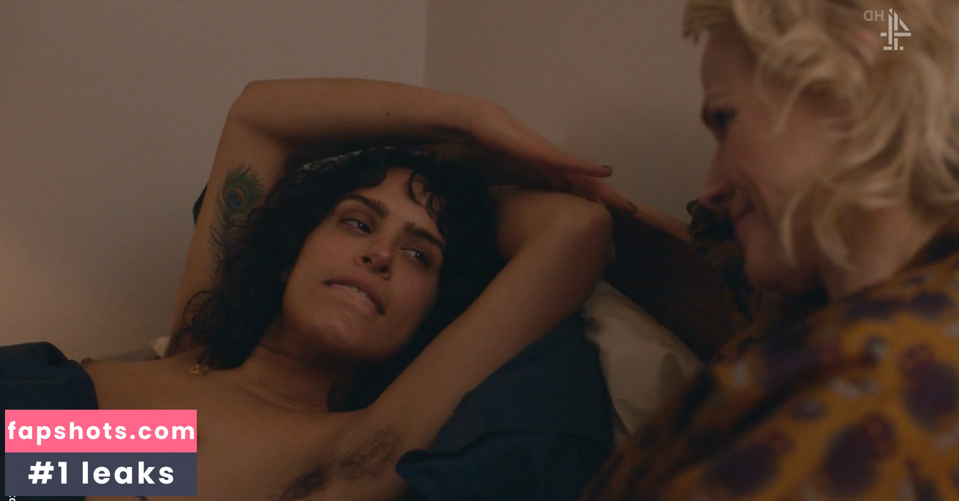 Desiree Akhavan gallery photo #5