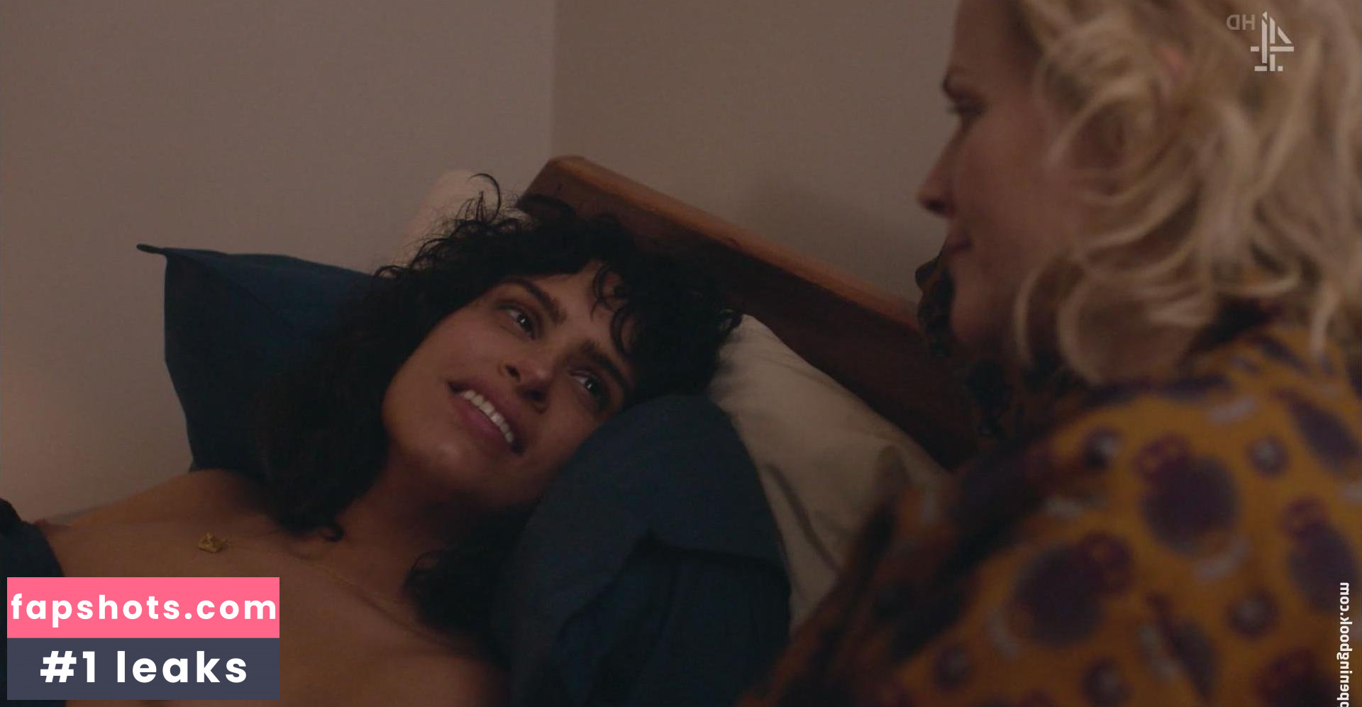 Desiree Akhavan gallery photo #43