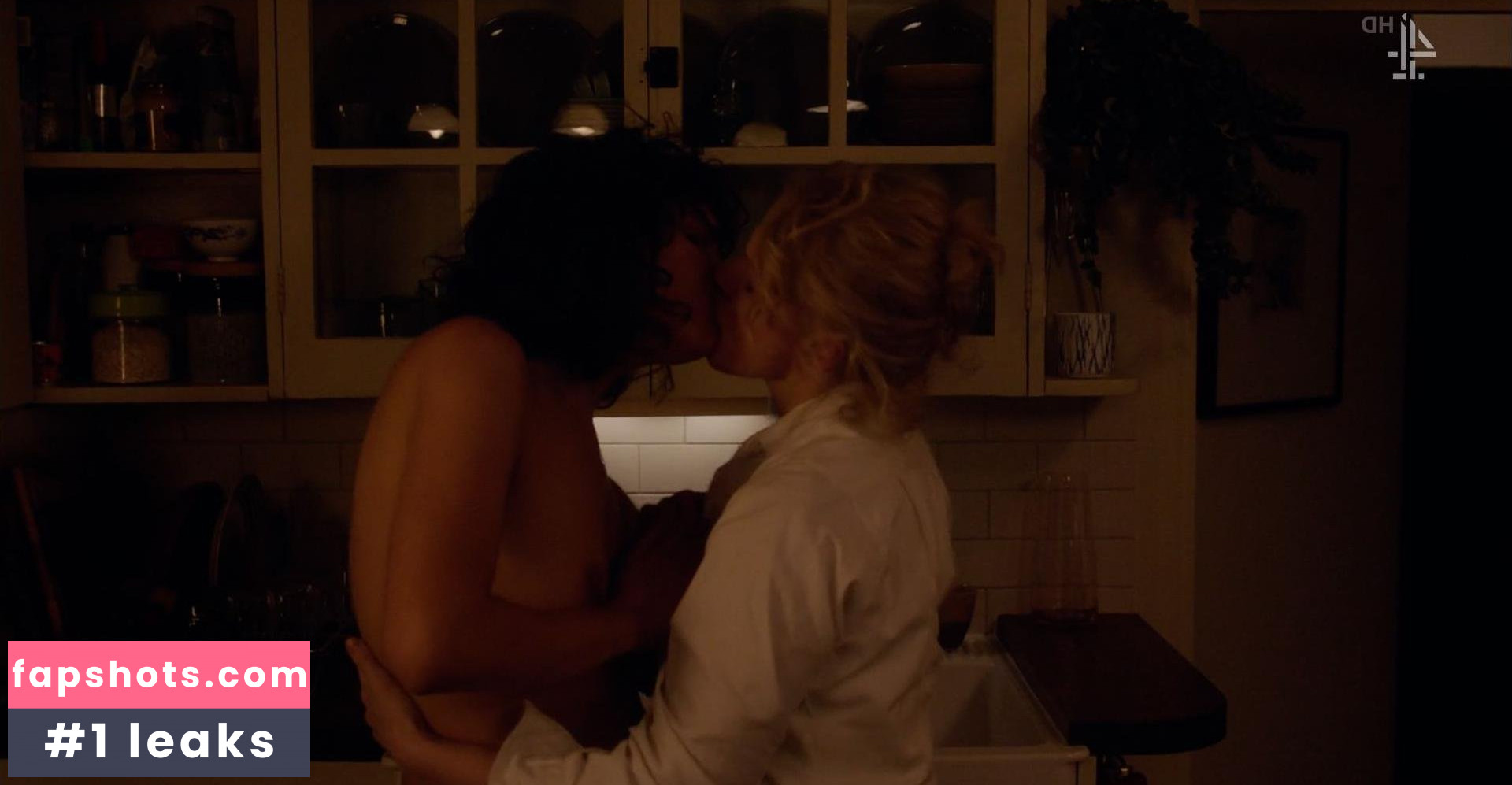 Desiree Akhavan gallery photo #52