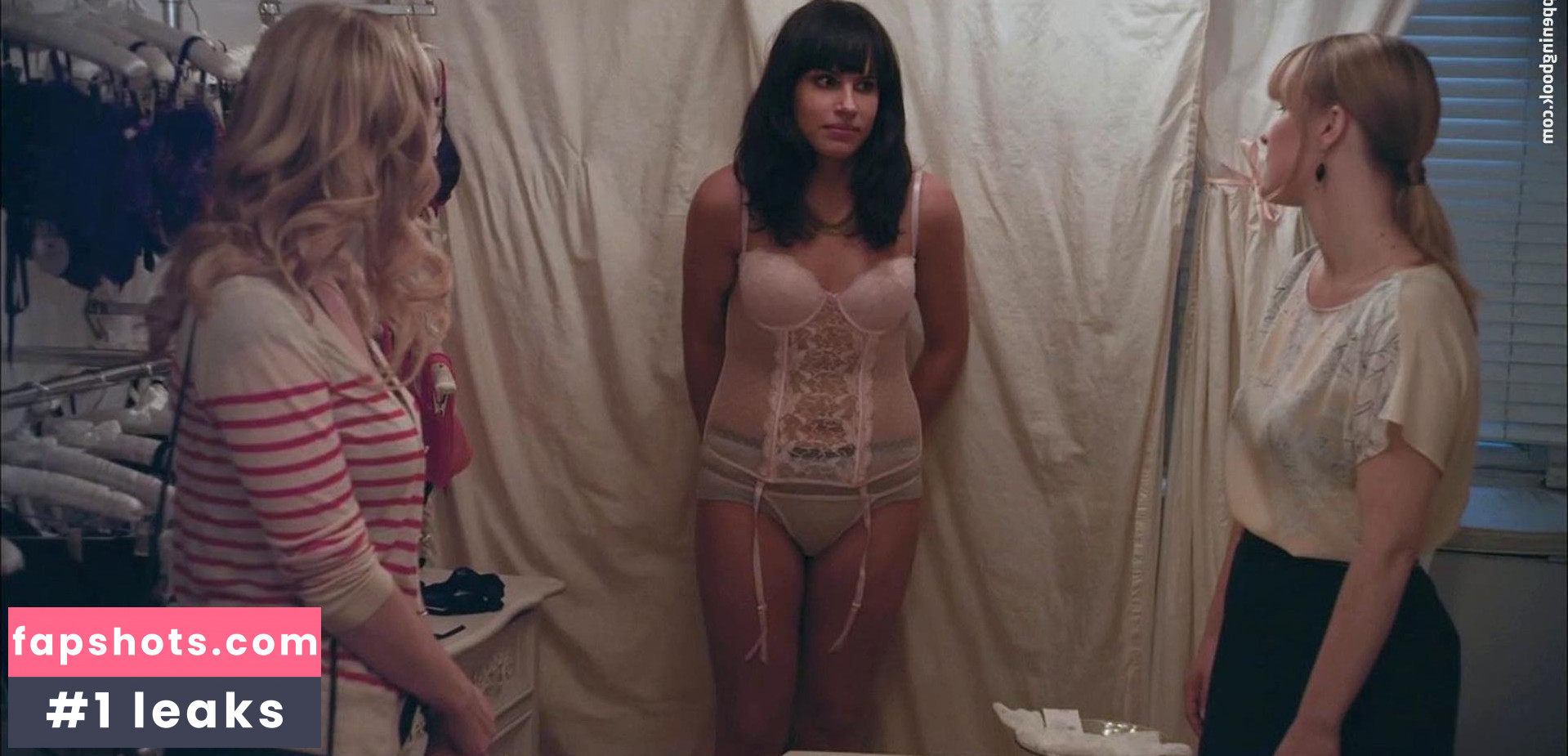 Desiree Akhavan gallery photo #59