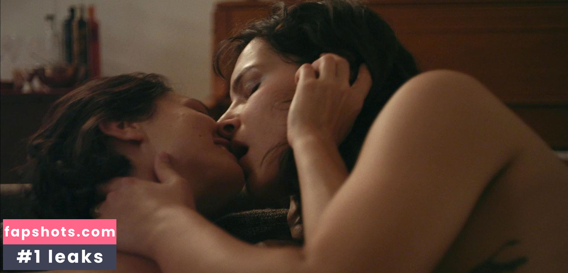 Desiree Akhavan gallery photo #61