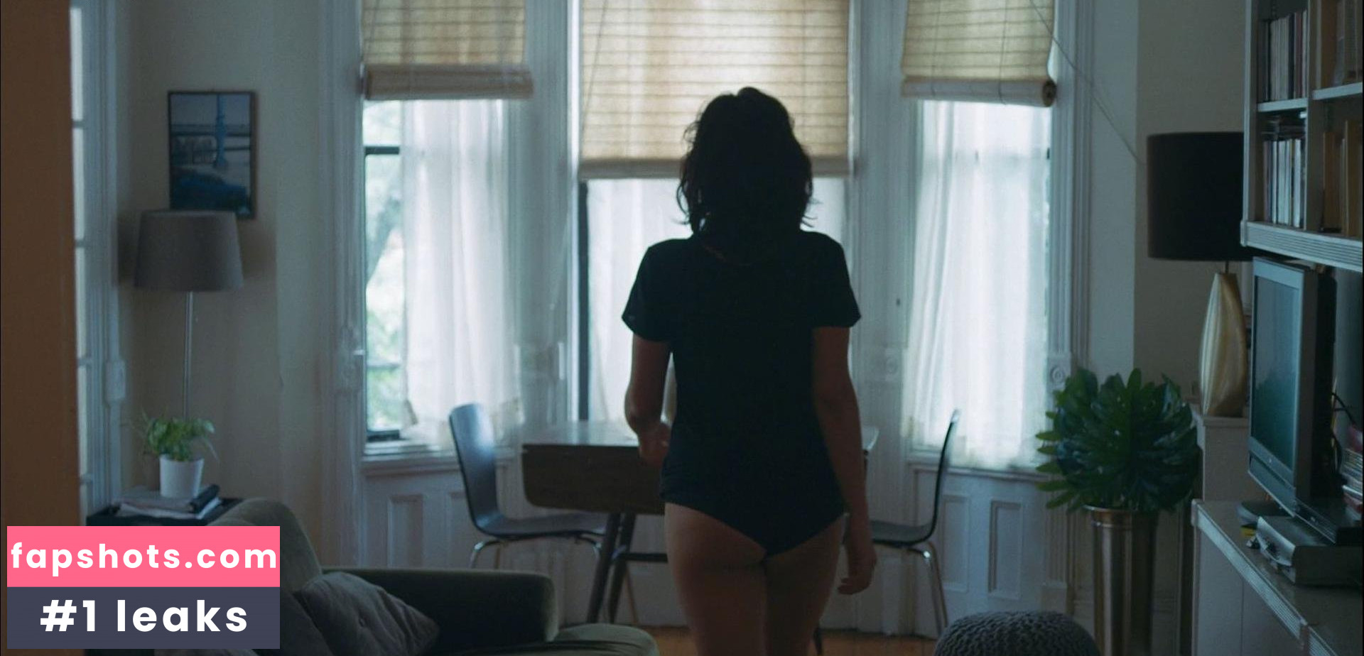 Desiree Akhavan gallery photo #62
