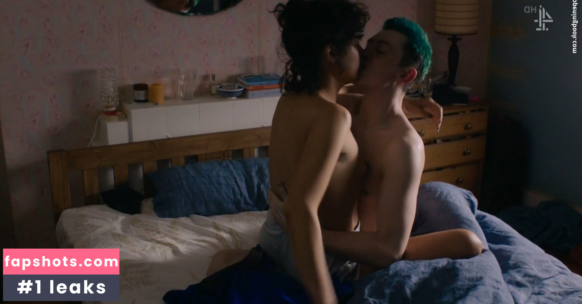 Desiree Akhavan gallery photo #9