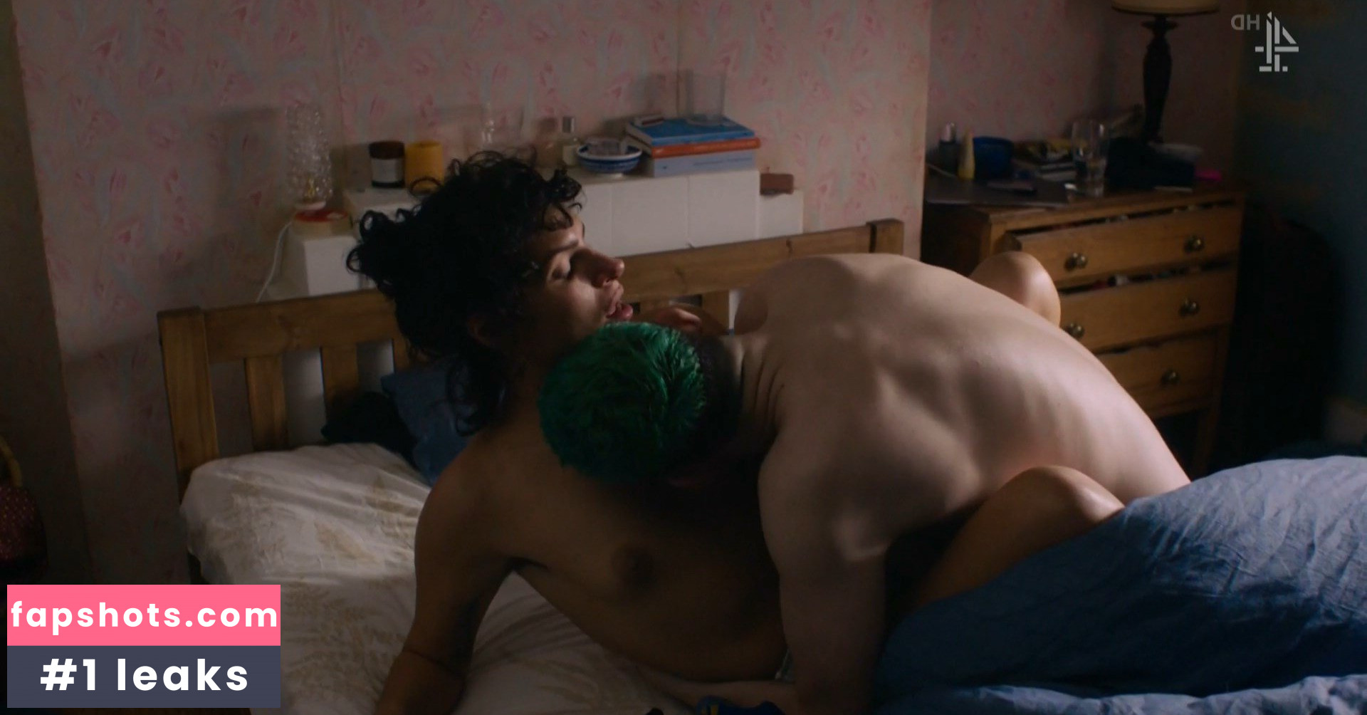 Desiree Akhavan gallery photo #10