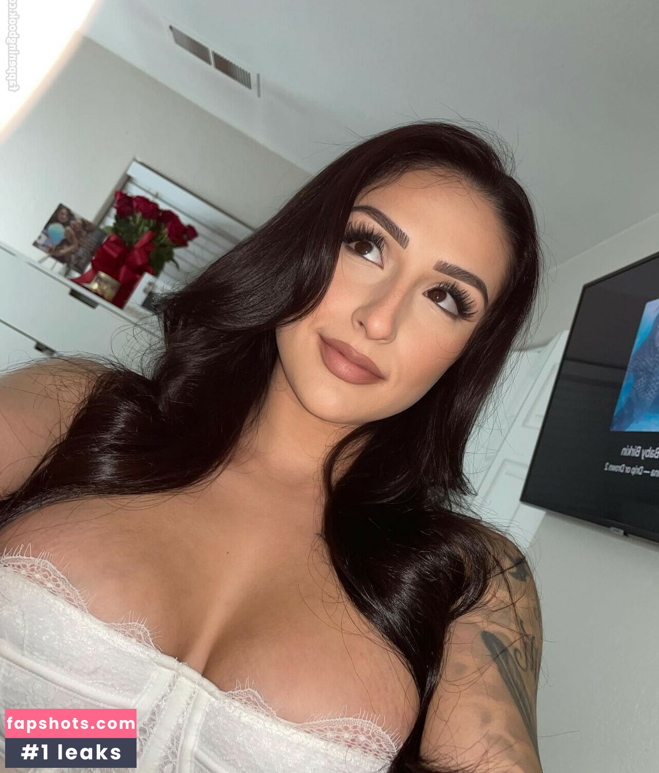 destinee gallery photo #2