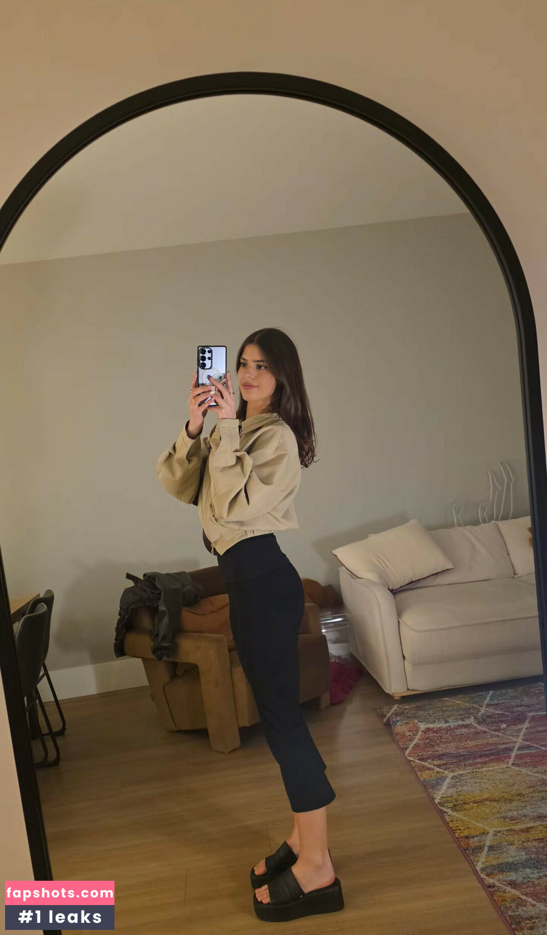 Develique gallery photo #14