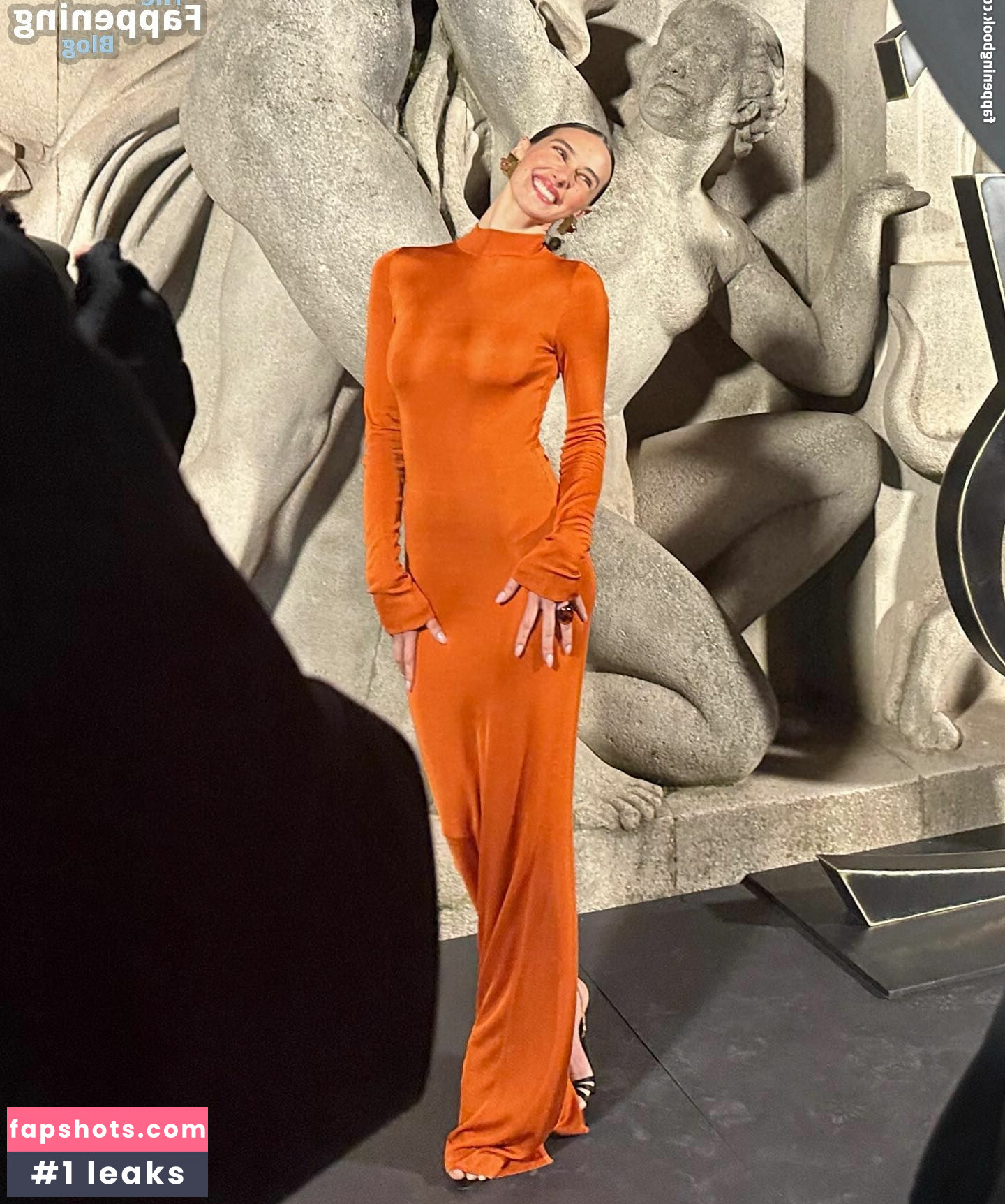 Devon Lee Carlson gallery photo #52