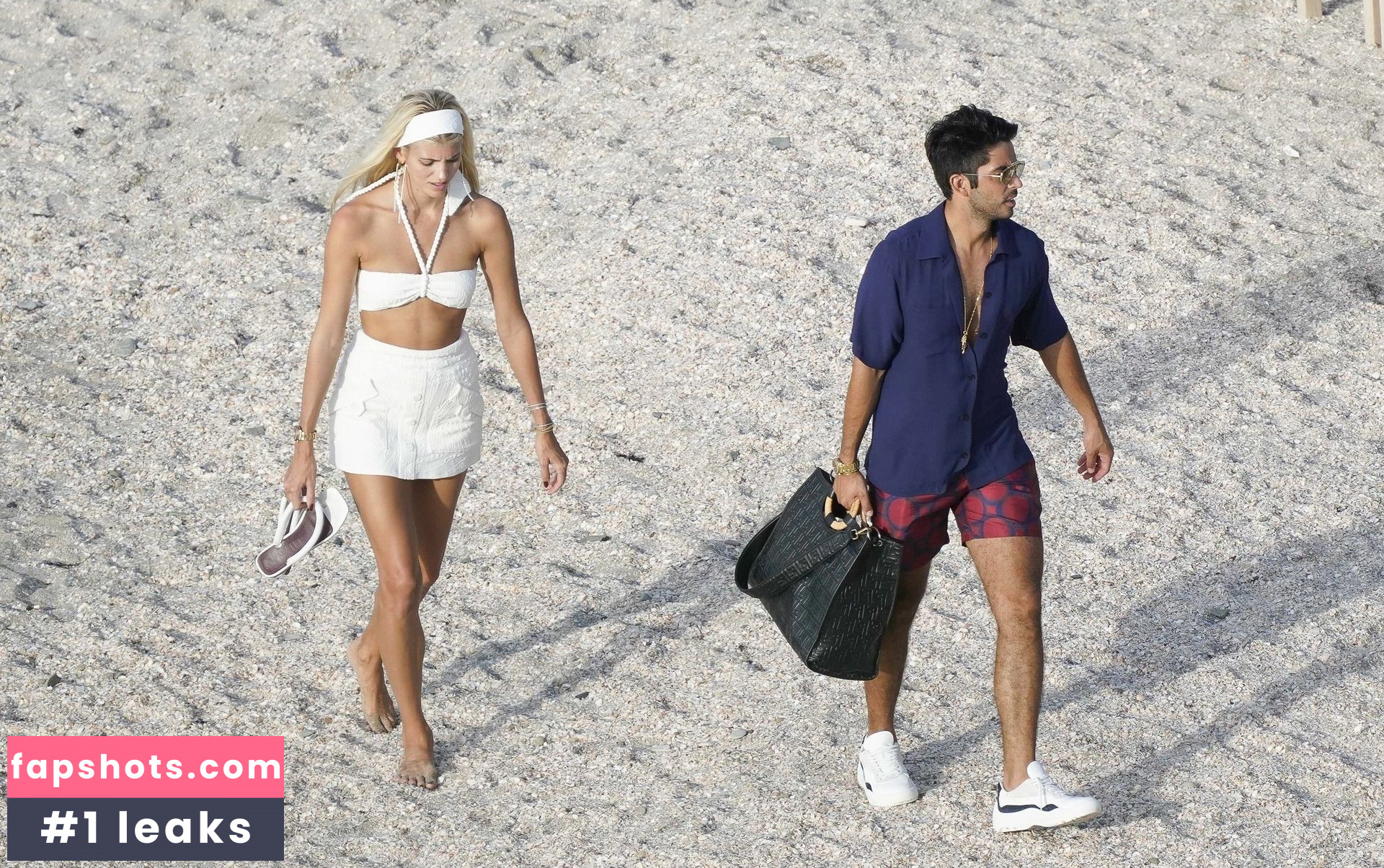 Devon Windsor gallery photo #80