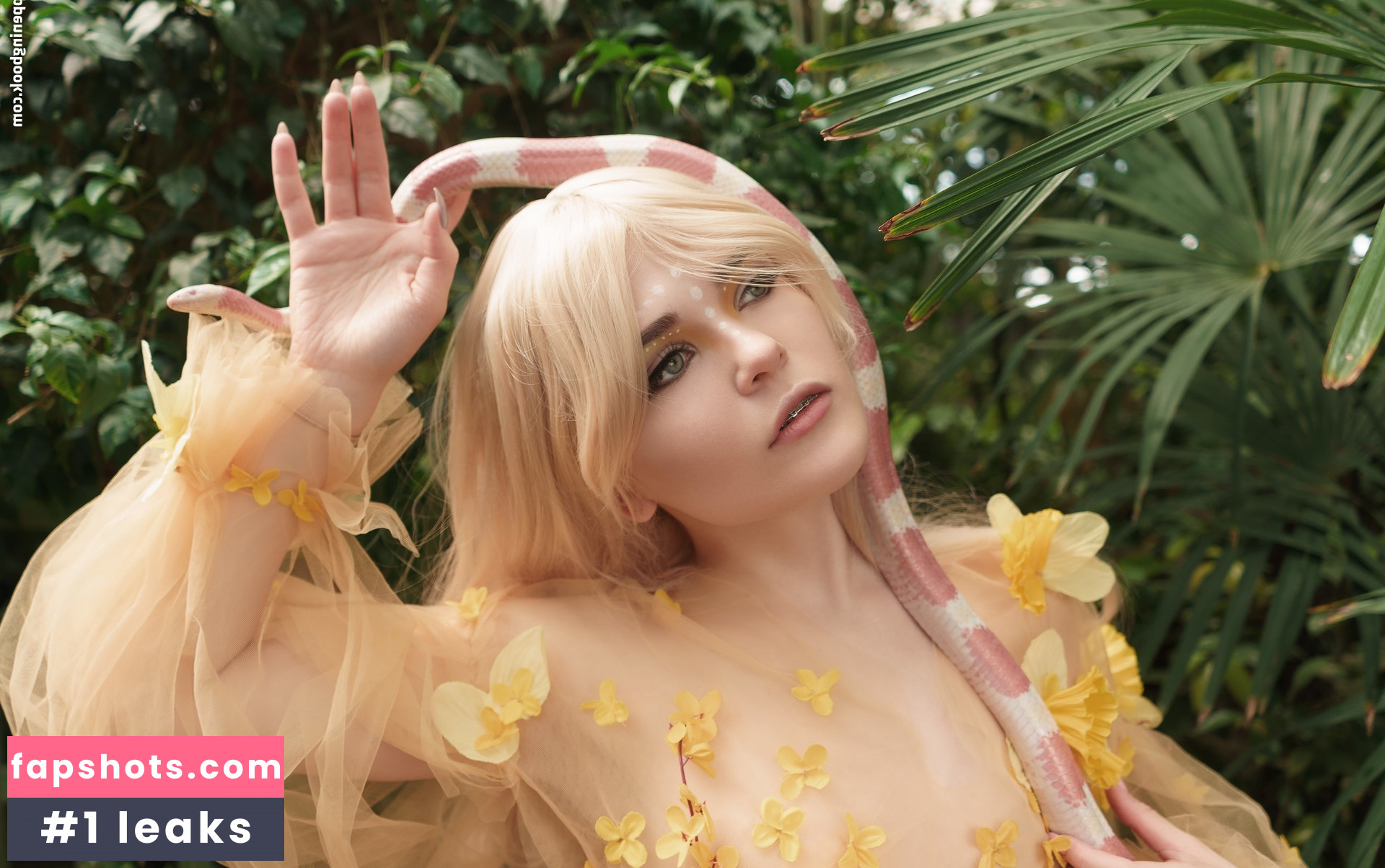 Di Simon gallery photo #23