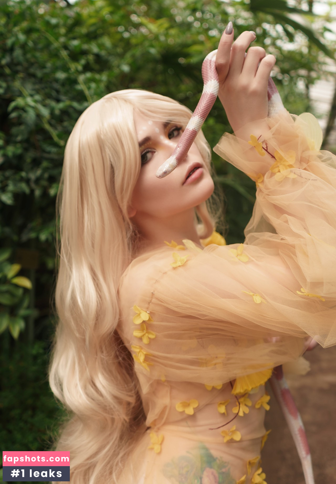 Di Simon gallery photo #26