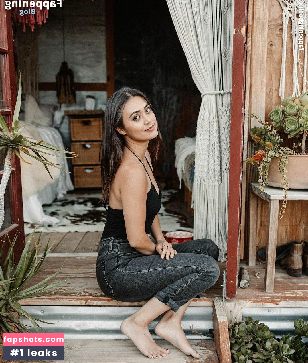 Dia Frampton gallery photo #2