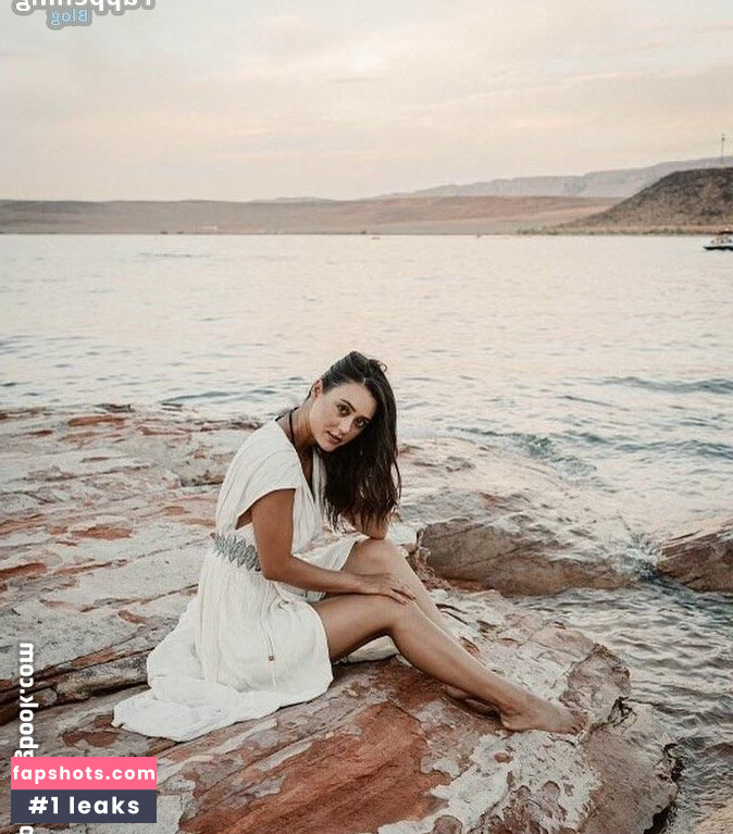 Dia Frampton gallery photo #6