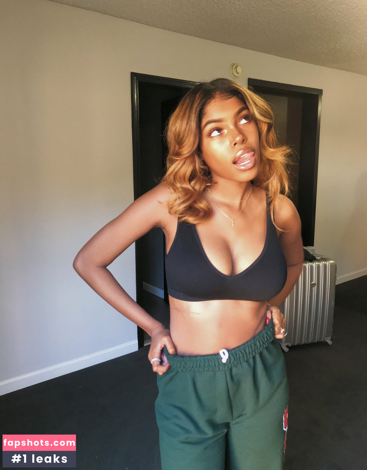 Diamond White gallery photo #21