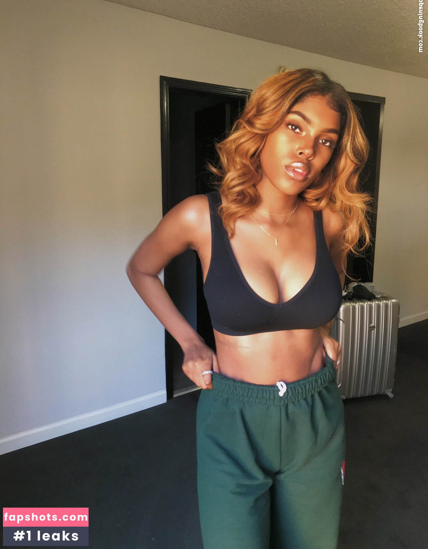 Diamond White gallery photo #5