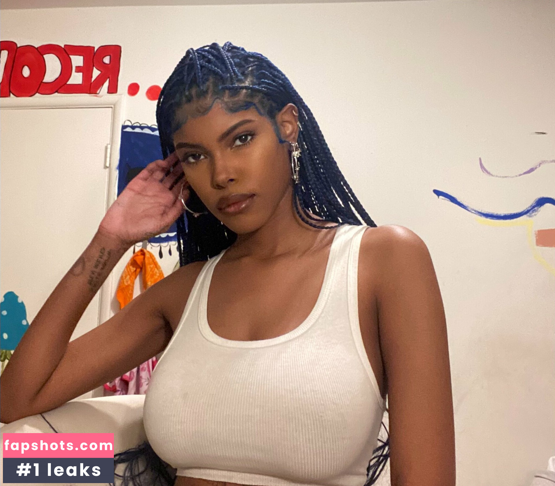 Diamond White gallery photo #8