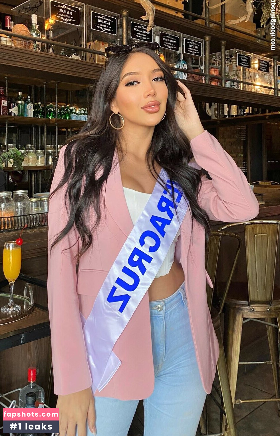 Diana García gallery photo #3